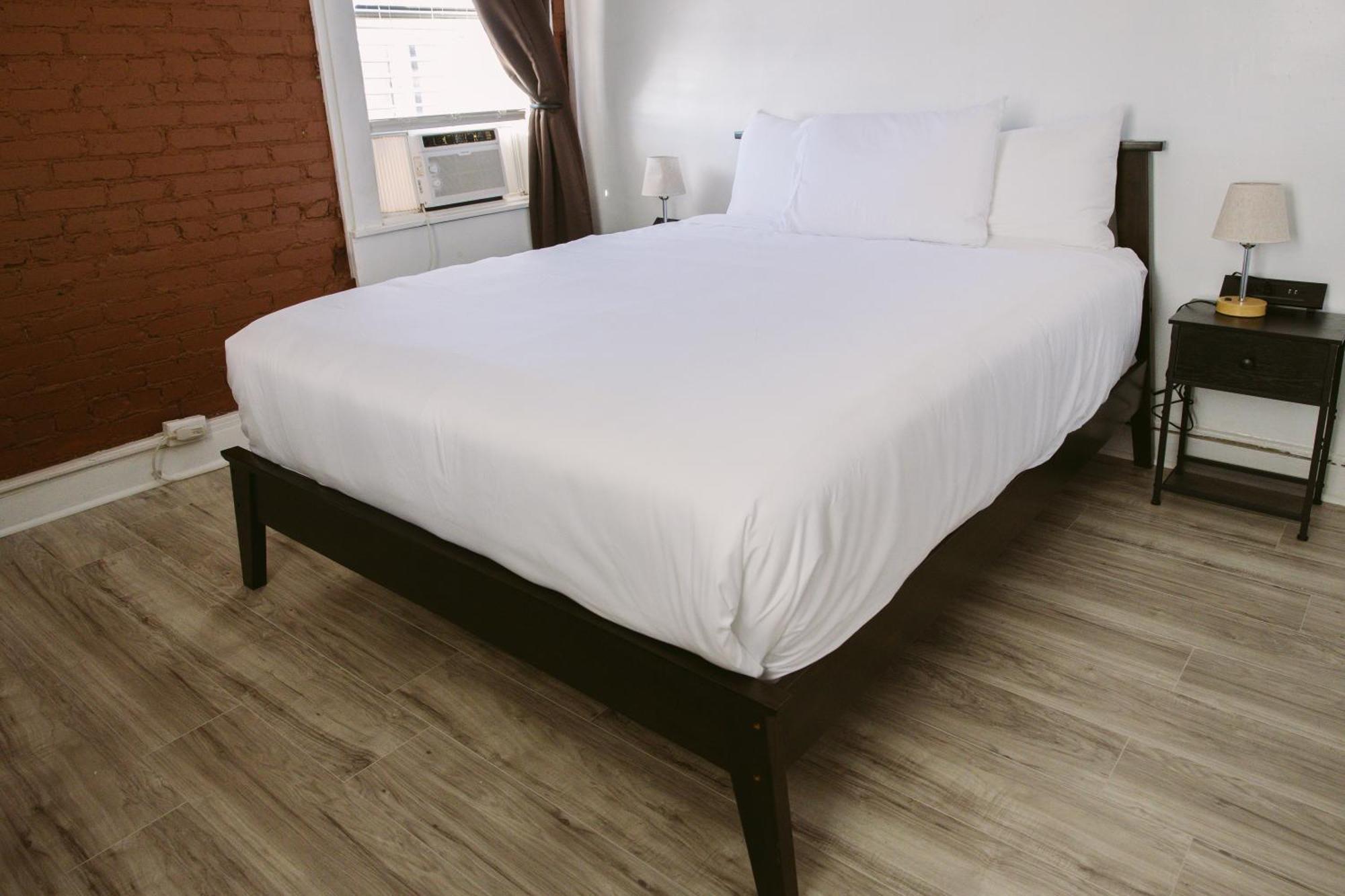 Hunter Arms Hotel Сент-Клауд Экстерьер фото