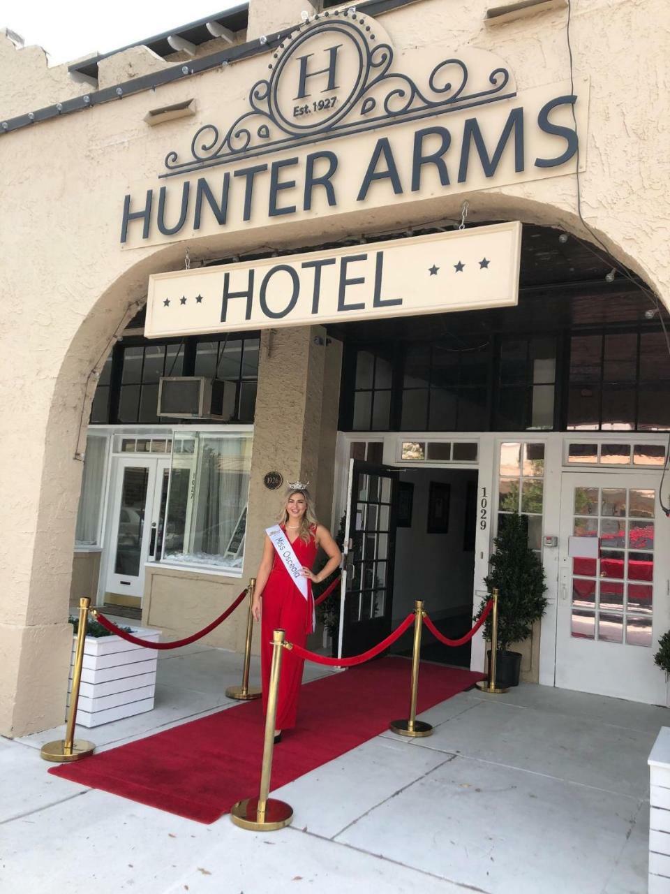 Hunter Arms Hotel Сент-Клауд Экстерьер фото